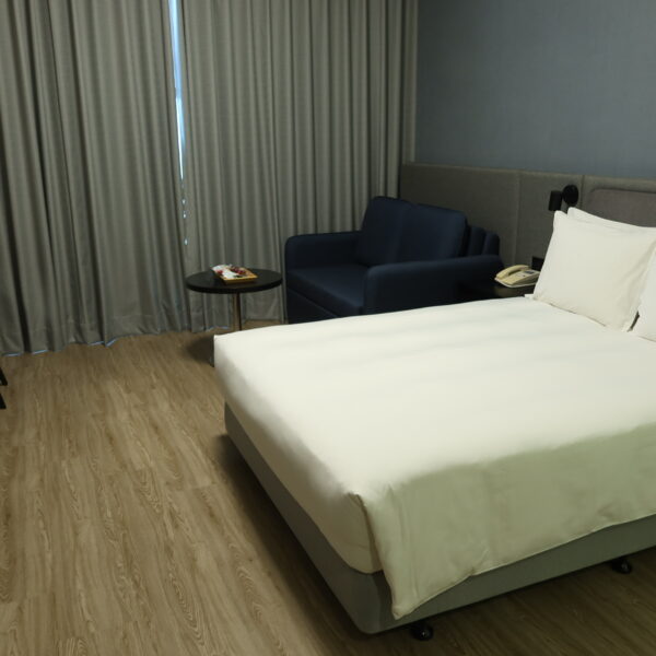 Holiday Inn Express Taichung Park: Affordable at USD66 a night
