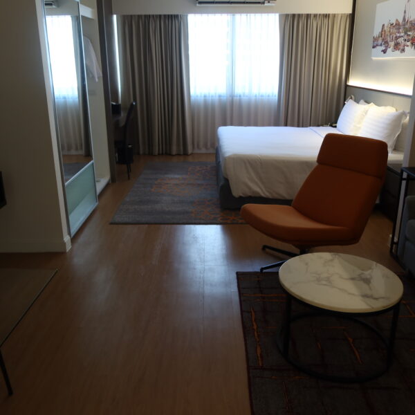 PARKROYAL Suites Bangkok: Affordable Studio King for USD$88 a night