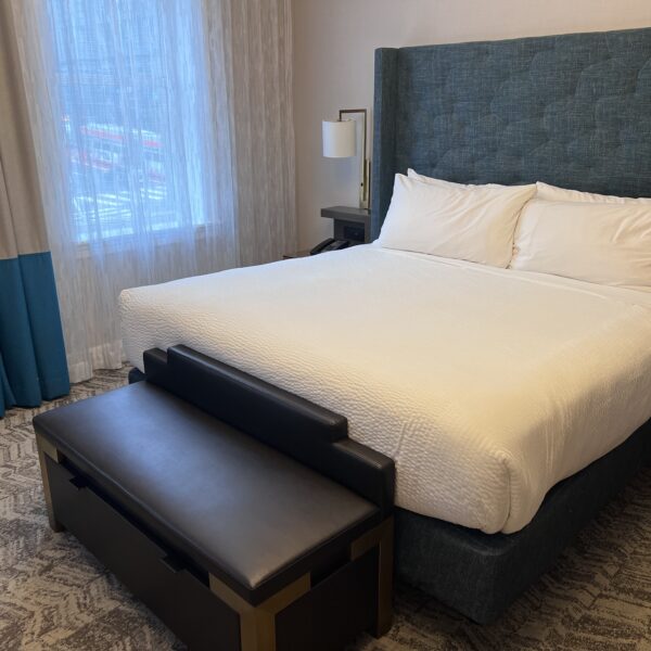 Courtyard by Marriott San Francisco Downtown/Van Ness Ave (Larger Guest King Room)